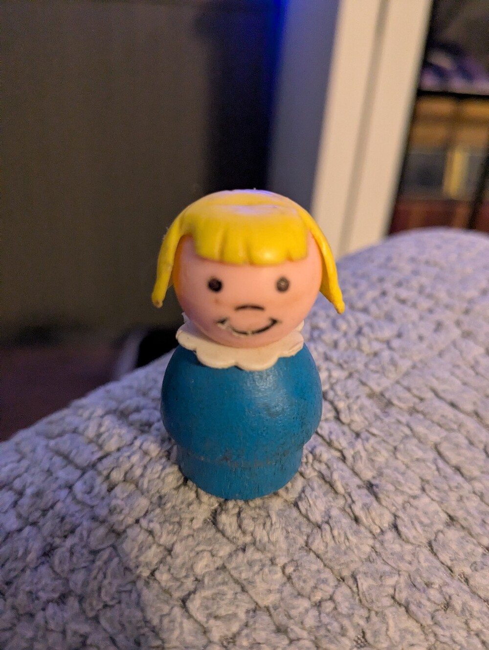 Vintage Fisher Price,Yellow-Haired Blue Dress Girl Figure - Kids Toys